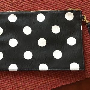 Appt. 9 wristlet